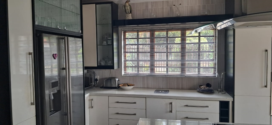 5 Bedroom Property for Sale in Meyerspark Gauteng