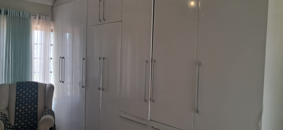 5 Bedroom Property for Sale in Meyerspark Gauteng