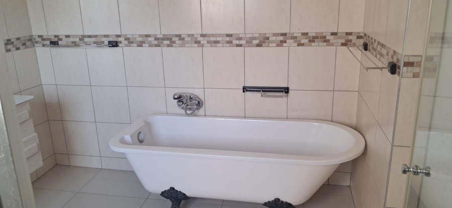 5 Bedroom Property for Sale in Meyerspark Gauteng