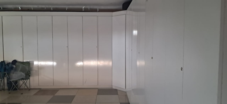 5 Bedroom Property for Sale in Meyerspark Gauteng