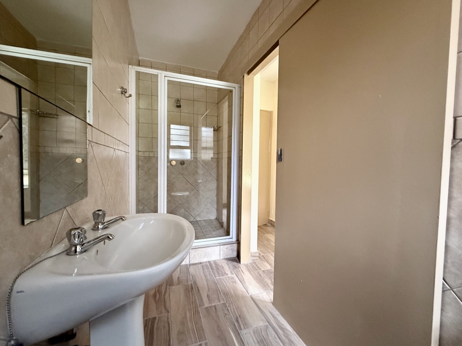 2 Bedroom Property for Sale in Leeuwenhof Estate Gauteng