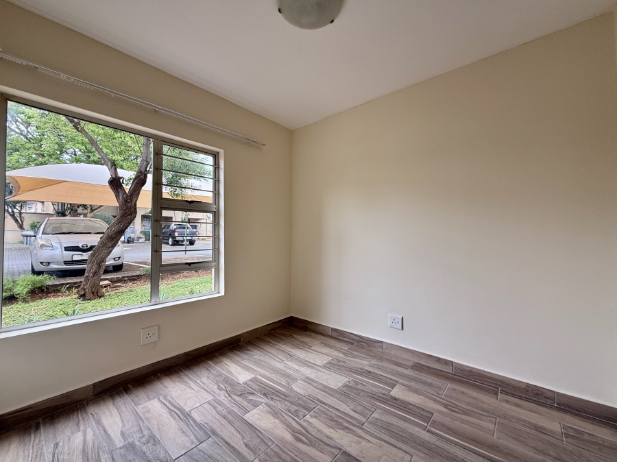 2 Bedroom Property for Sale in Leeuwenhof Estate Gauteng