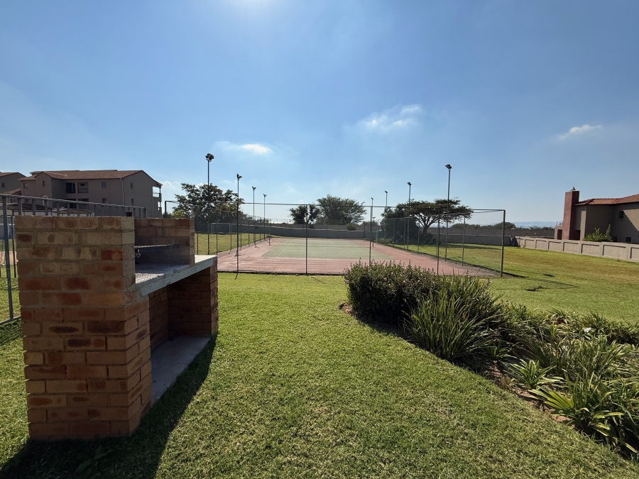 2 Bedroom Property for Sale in Leeuwenhof Estate Gauteng