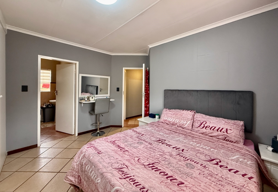 2 Bedroom Property for Sale in Mooikloof Ridge Gauteng