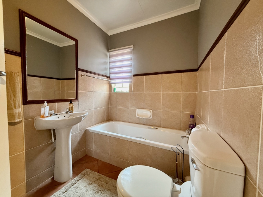 2 Bedroom Property for Sale in Mooikloof Ridge Gauteng