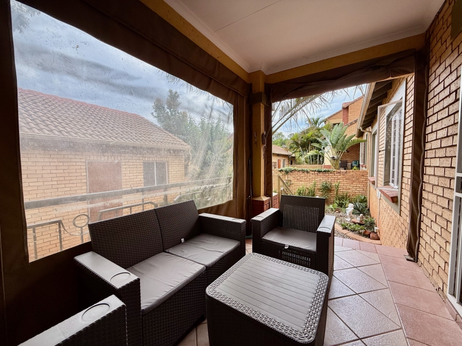 2 Bedroom Property for Sale in Mooikloof Ridge Gauteng