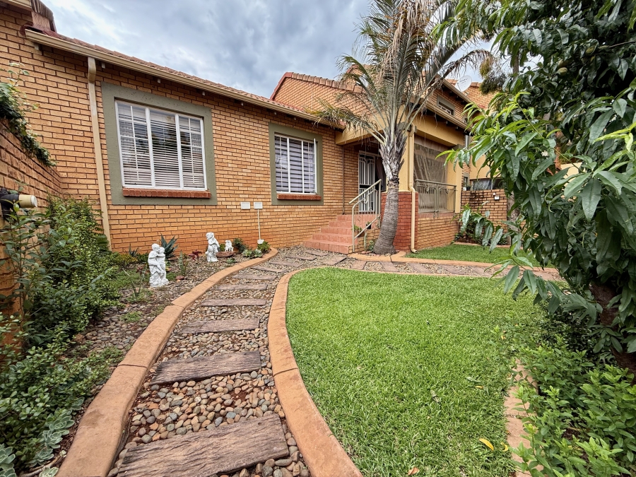 2 Bedroom Property for Sale in Mooikloof Ridge Gauteng