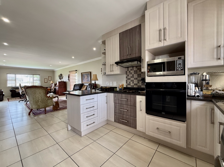 3 Bedroom Property for Sale in The Retreat Gauteng