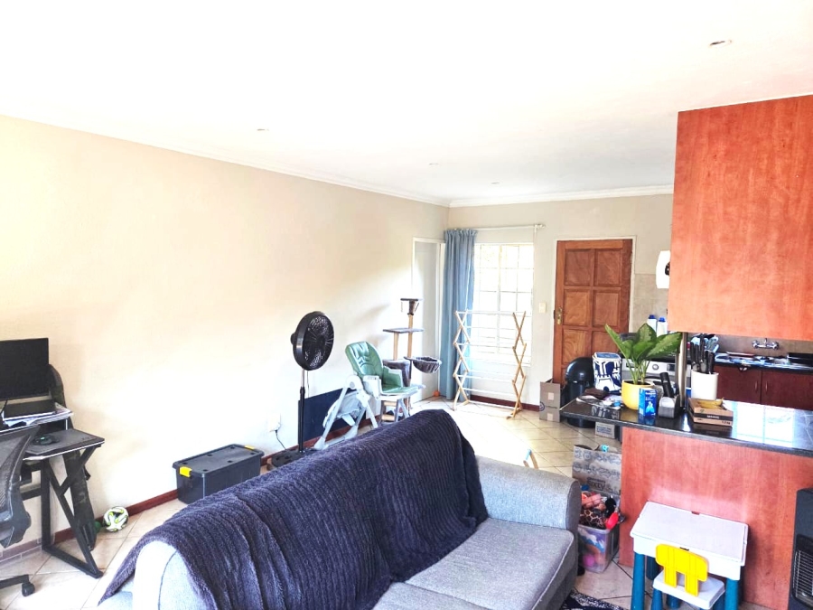 To Let 2 Bedroom Property for Rent in Annlin Gauteng