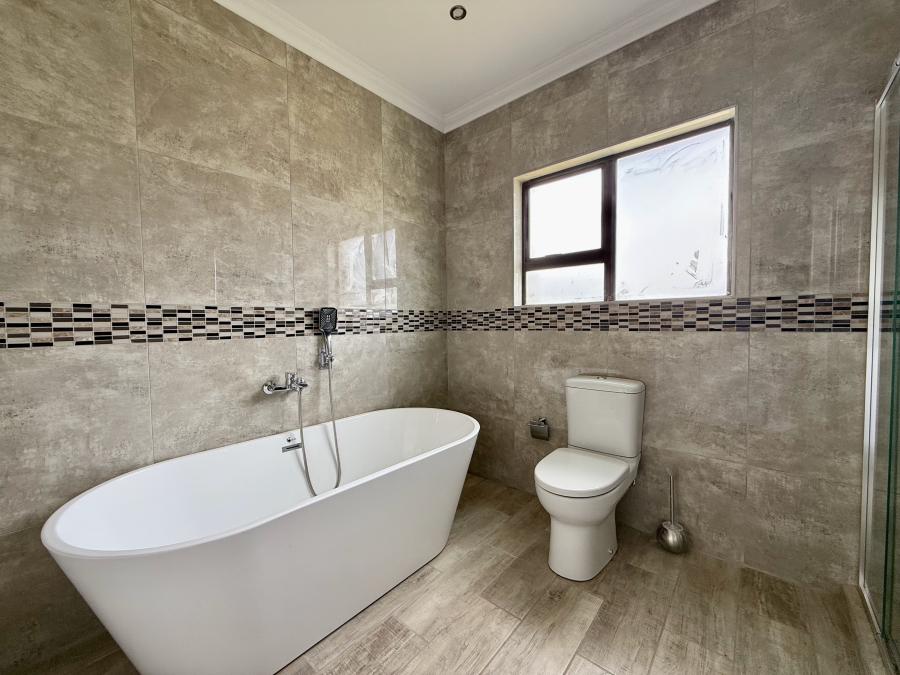 To Let 4 Bedroom Property for Rent in Silverwoods Country Estate Gauteng