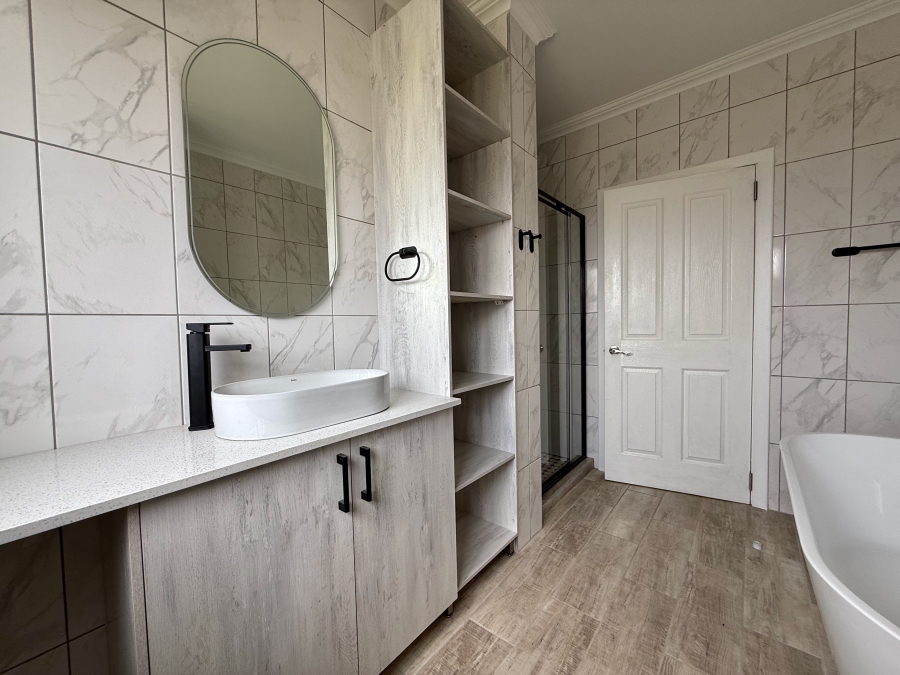 To Let 4 Bedroom Property for Rent in Silverwoods Country Estate Gauteng