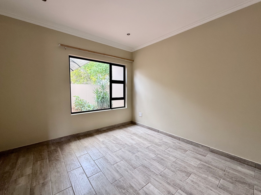 To Let 4 Bedroom Property for Rent in Silverwoods Country Estate Gauteng