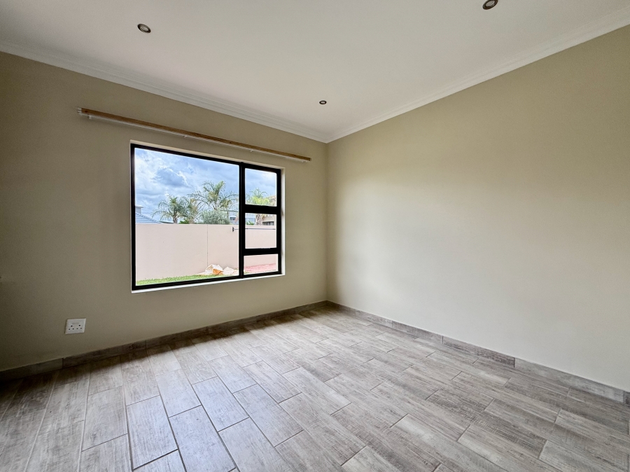 To Let 4 Bedroom Property for Rent in Silverwoods Country Estate Gauteng