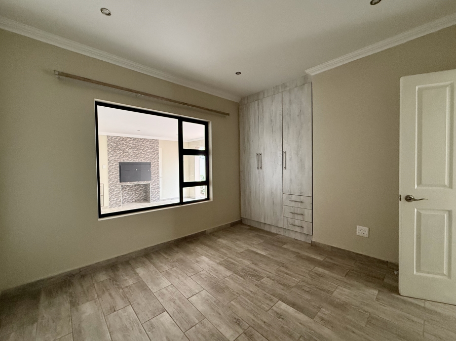 To Let 4 Bedroom Property for Rent in Silverwoods Country Estate Gauteng