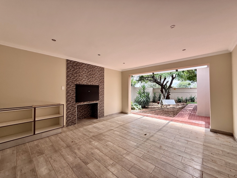 To Let 4 Bedroom Property for Rent in Silverwoods Country Estate Gauteng