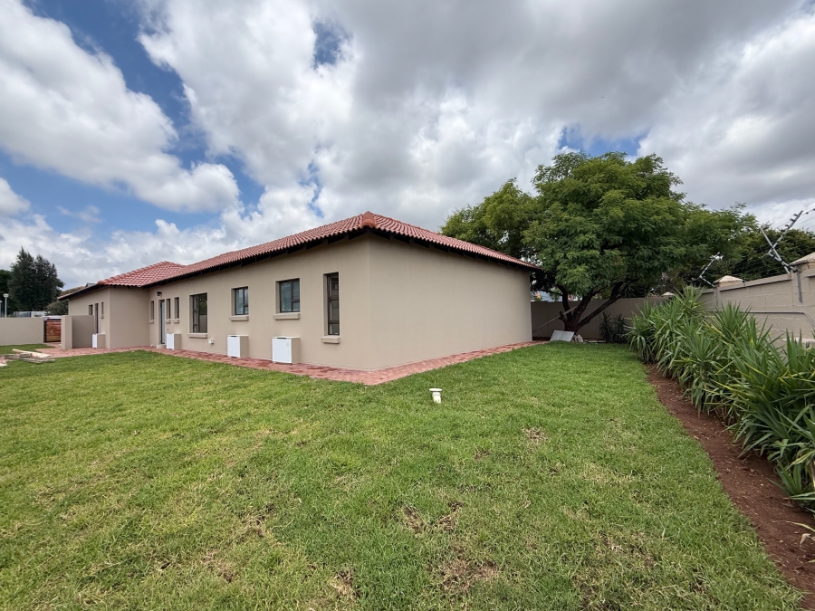 To Let 4 Bedroom Property for Rent in Silverwoods Country Estate Gauteng