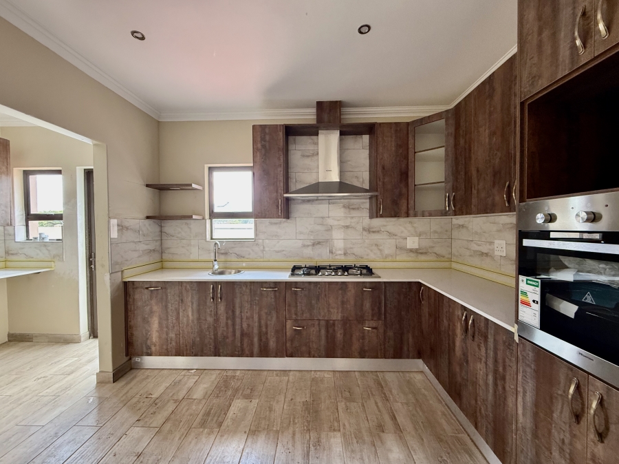 To Let 4 Bedroom Property for Rent in Silverwoods Country Estate Gauteng