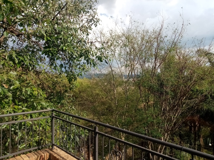 4 Bedroom Property for Sale in Mountain View Gauteng