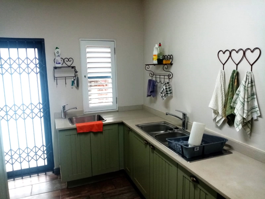 4 Bedroom Property for Sale in Mountain View Gauteng