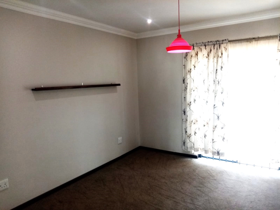 4 Bedroom Property for Sale in Mountain View Gauteng