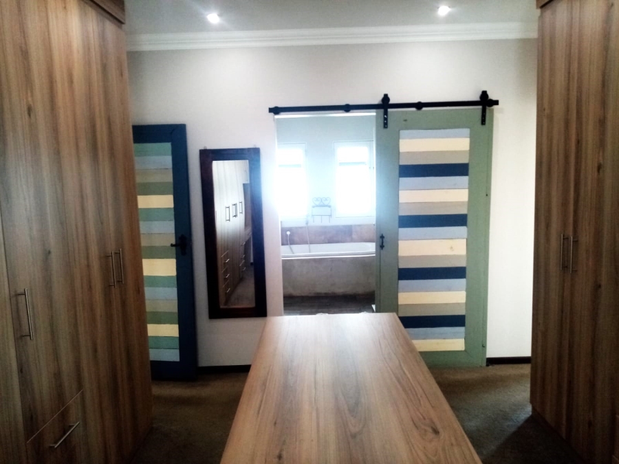 4 Bedroom Property for Sale in Mountain View Gauteng