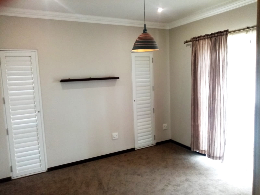 4 Bedroom Property for Sale in Mountain View Gauteng