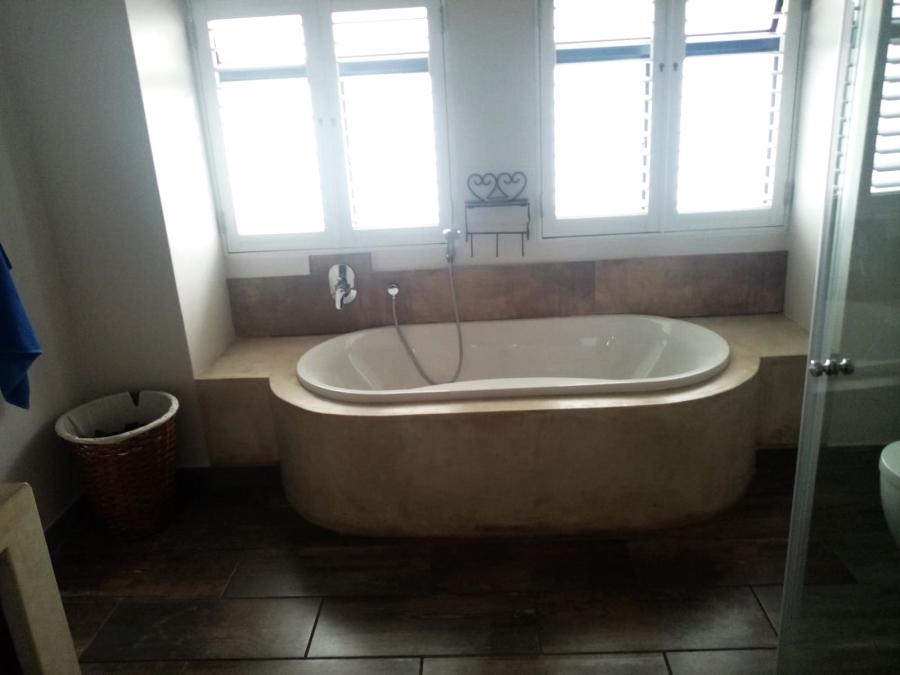 4 Bedroom Property for Sale in Mountain View Gauteng