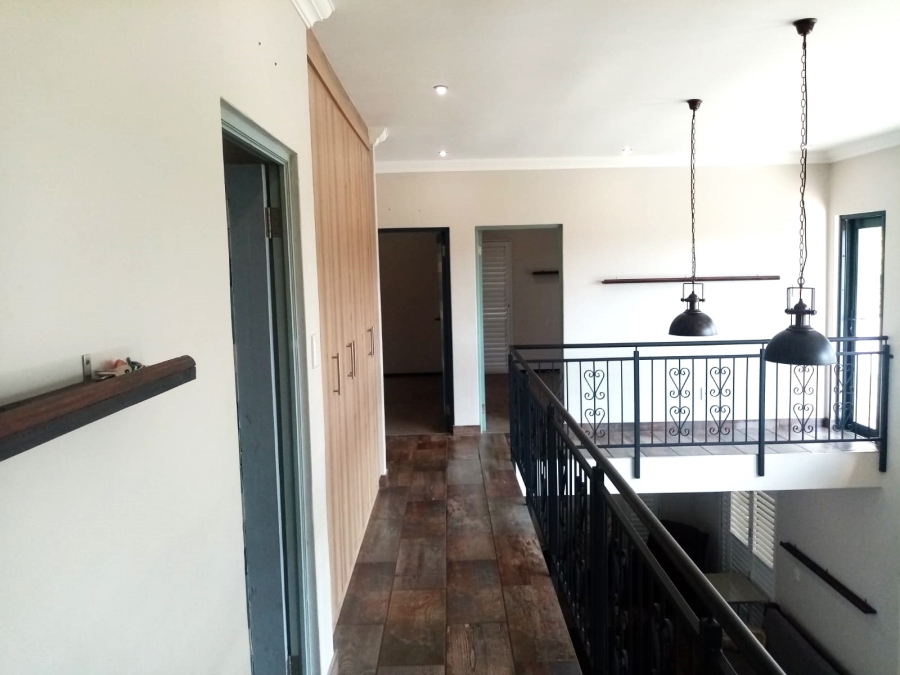 4 Bedroom Property for Sale in Mountain View Gauteng