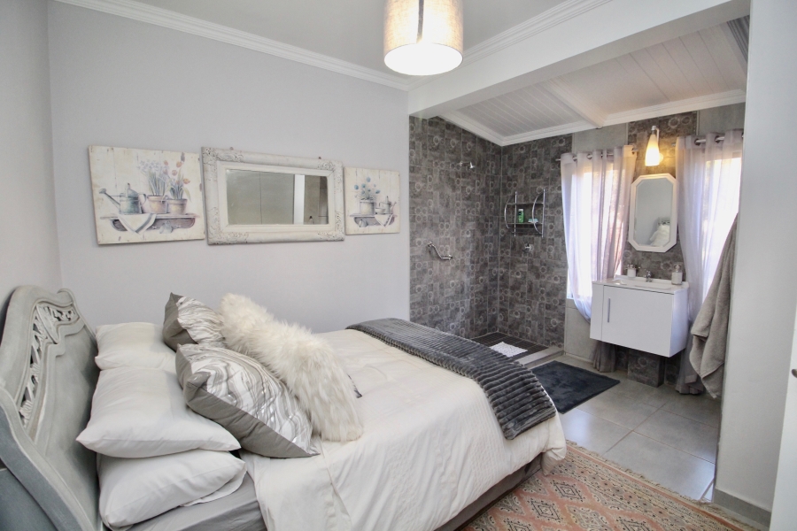 To Let 4 Bedroom Property for Rent in The Meadows Gauteng