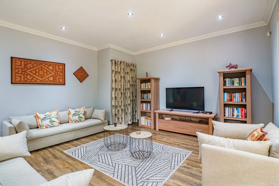 To Let 4 Bedroom Property for Rent in Silver Lakes Golf Estate Gauteng