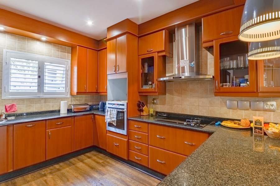 To Let 4 Bedroom Property for Rent in Silver Lakes Golf Estate Gauteng