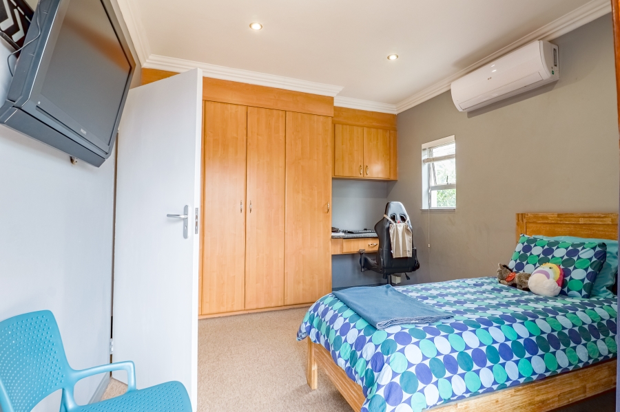 To Let 4 Bedroom Property for Rent in Silver Lakes Golf Estate Gauteng