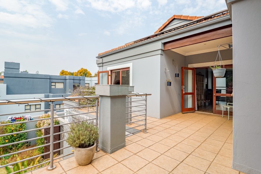 To Let 4 Bedroom Property for Rent in Silver Lakes Golf Estate Gauteng