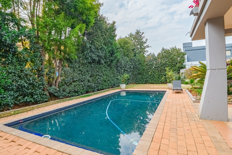 To Let 4 Bedroom Property for Rent in Silver Lakes Golf Estate Gauteng