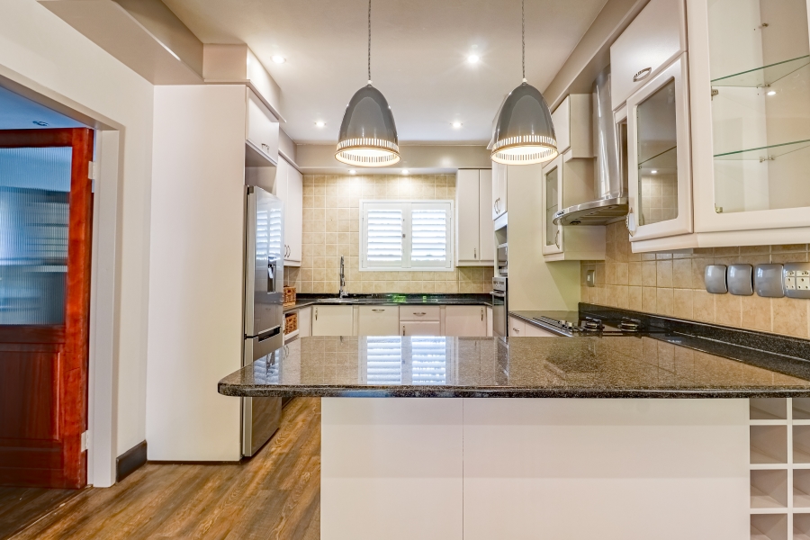 To Let 4 Bedroom Property for Rent in Silver Lakes Golf Estate Gauteng