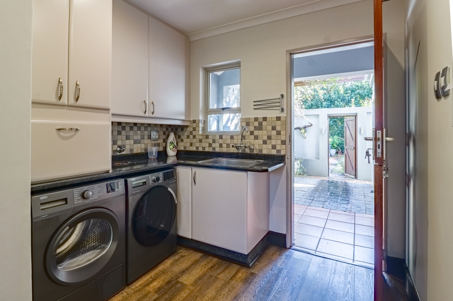 To Let 4 Bedroom Property for Rent in Silver Lakes Golf Estate Gauteng