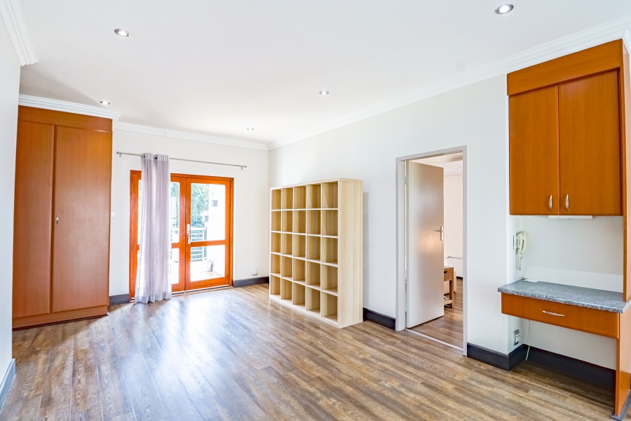 To Let 4 Bedroom Property for Rent in Silver Lakes Golf Estate Gauteng