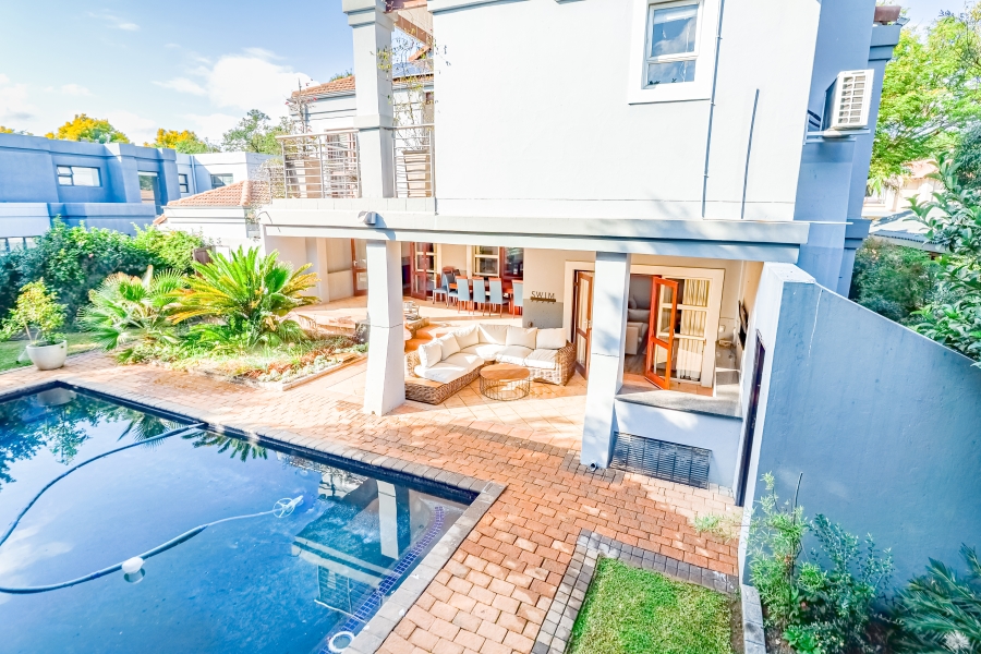 To Let 4 Bedroom Property for Rent in Silver Lakes Golf Estate Gauteng