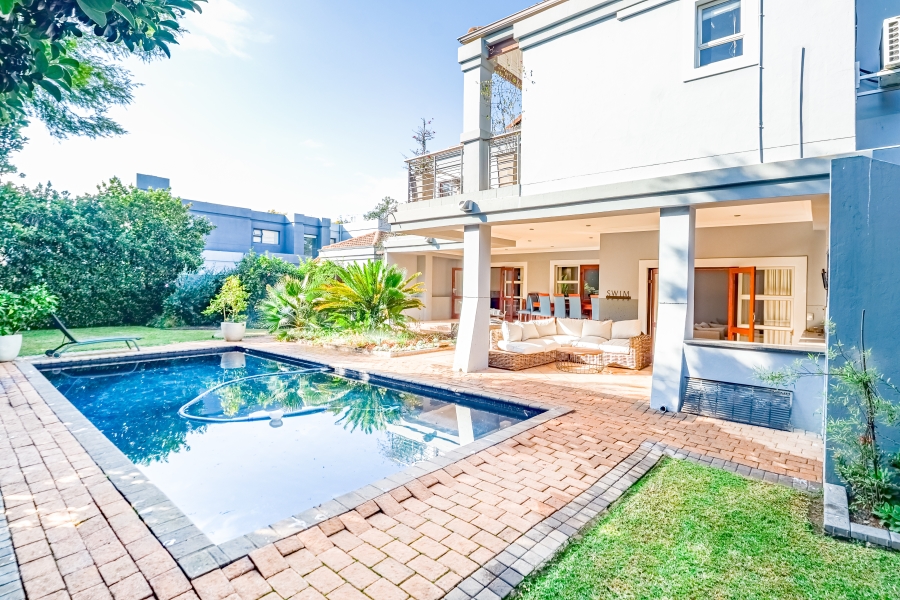 To Let 4 Bedroom Property for Rent in Silver Lakes Golf Estate Gauteng