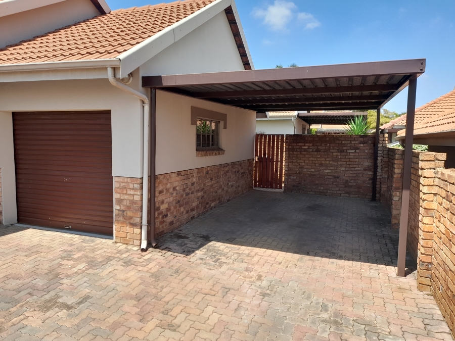 2 Bedroom Property for Sale in Amberfield Gauteng