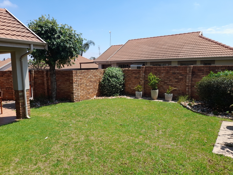 2 Bedroom Property for Sale in Amberfield Gauteng