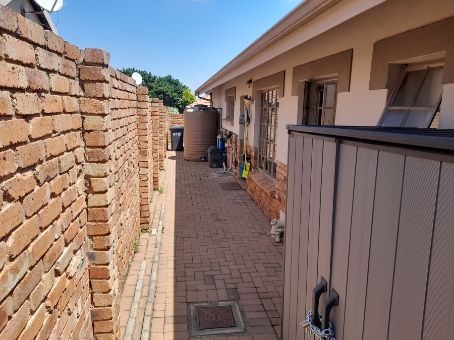 2 Bedroom Property for Sale in Amberfield Gauteng