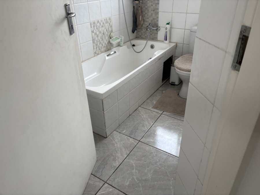 1 Bedroom Property for Sale in Ferndale Gauteng