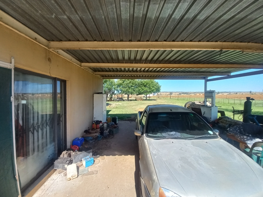 7 Bedroom Property for Sale in Lochvaal Gauteng