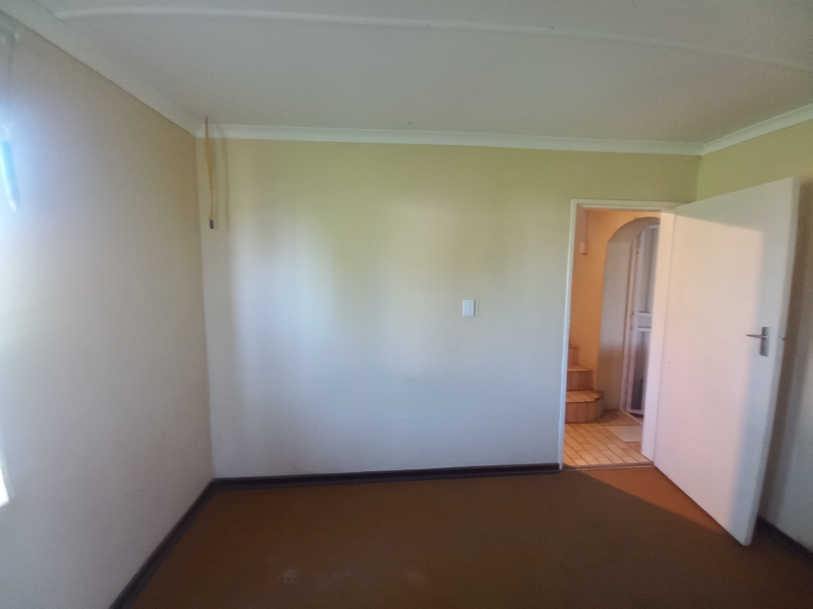 7 Bedroom Property for Sale in Lochvaal Gauteng