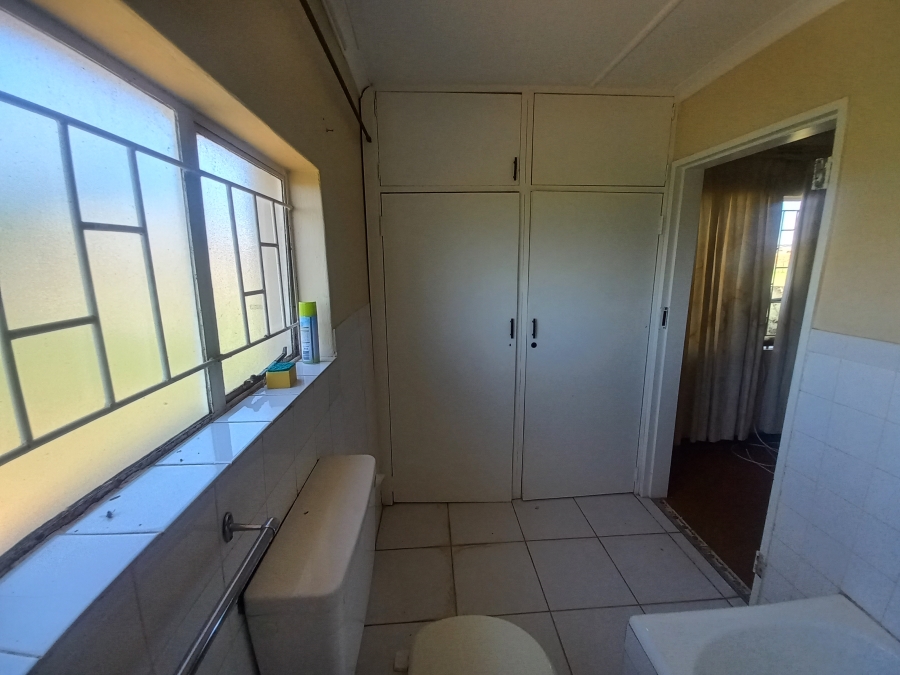 7 Bedroom Property for Sale in Lochvaal Gauteng