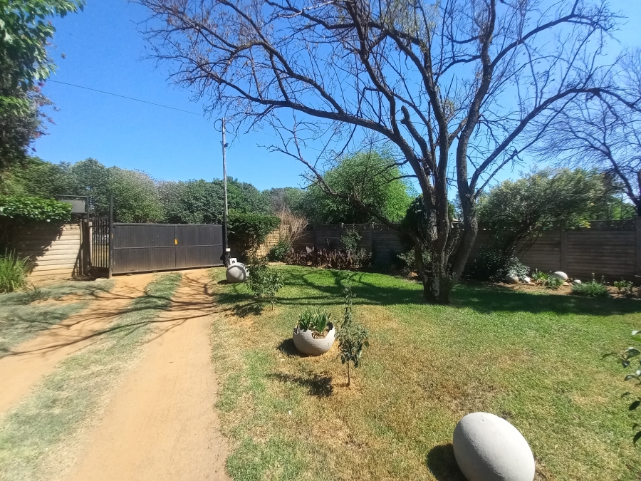 4 Bedroom Property for Sale in Theoville Gauteng