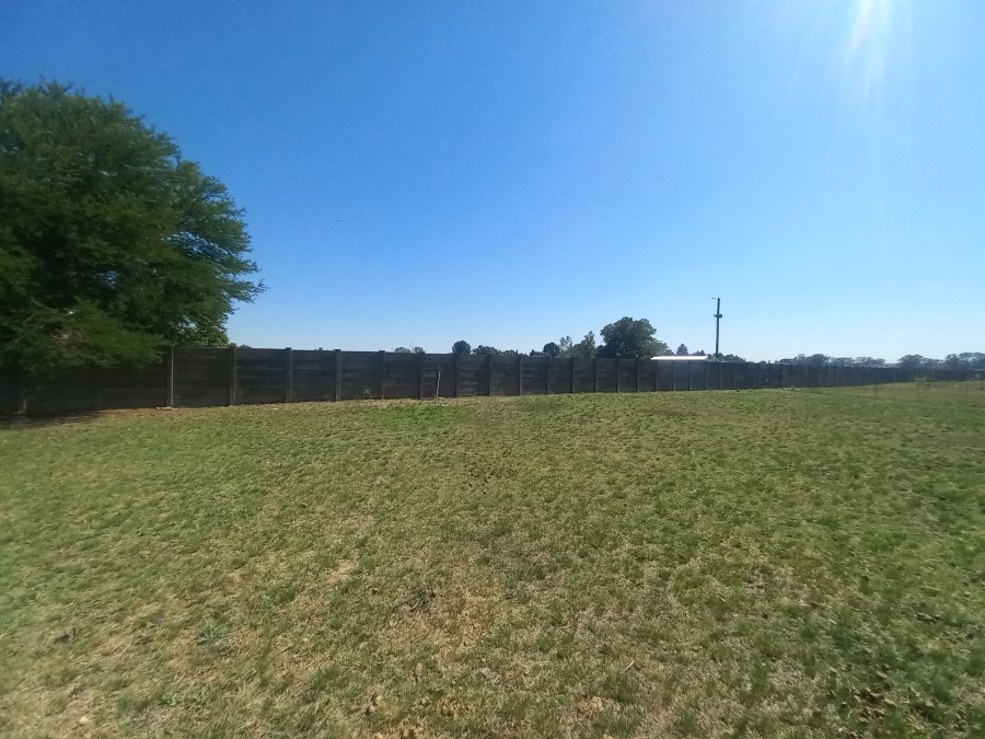 4 Bedroom Property for Sale in Theoville Gauteng