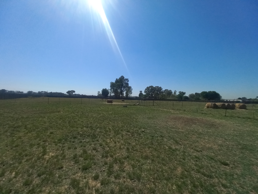 4 Bedroom Property for Sale in Theoville Gauteng