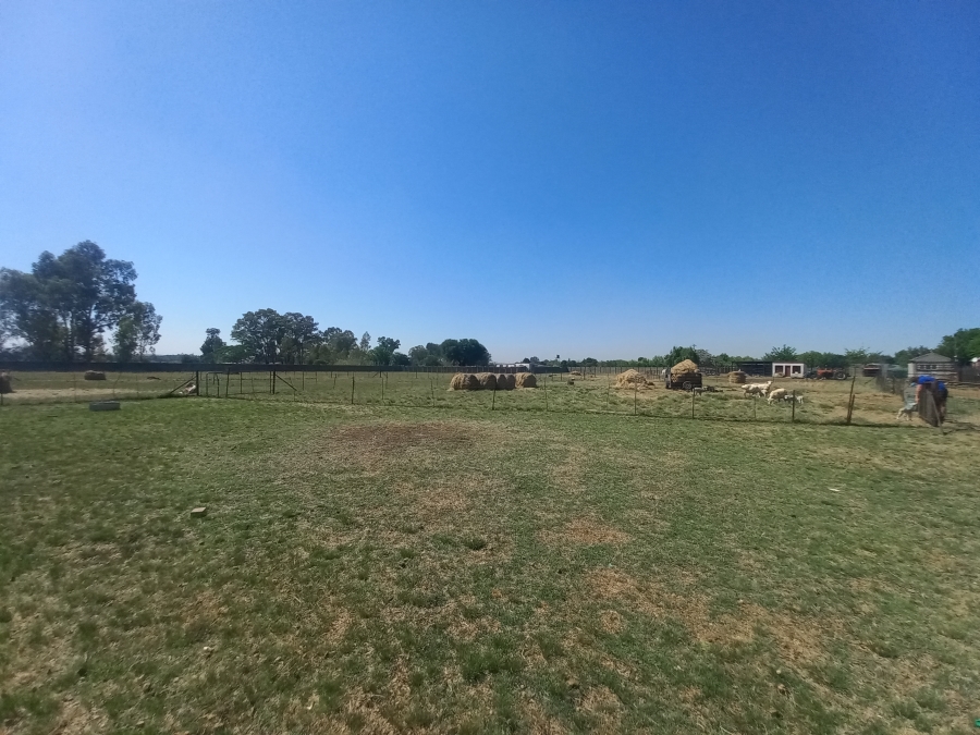 4 Bedroom Property for Sale in Theoville Gauteng